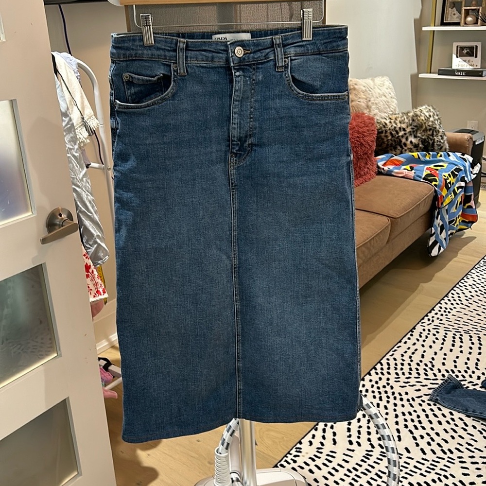 Zara Denim knee length mini skirt